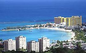 Turtle Beach Towers Apt 22 C - Ocho Rios