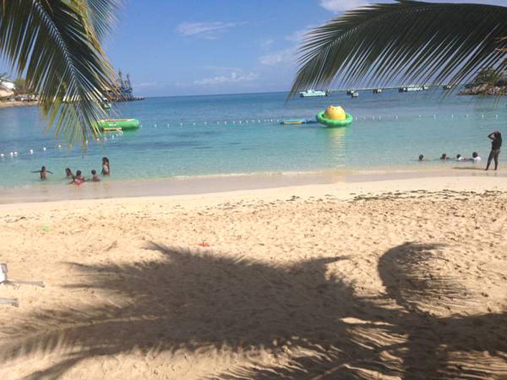 Turtle Beach Towers Apt 22 C - Ocho Rios Exterior photo