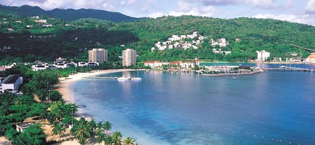 Turtle Beach Towers Apt 22 C - Ocho Rios Exterior photo