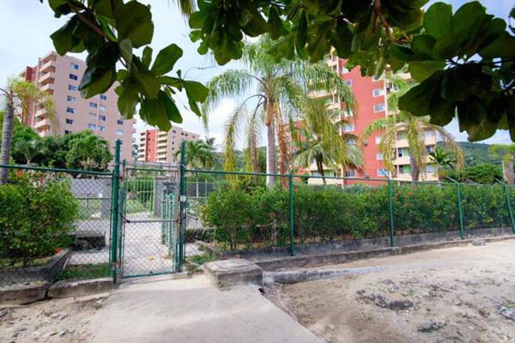 Turtle Beach Towers Apt 22 C - Ocho Rios Exterior photo